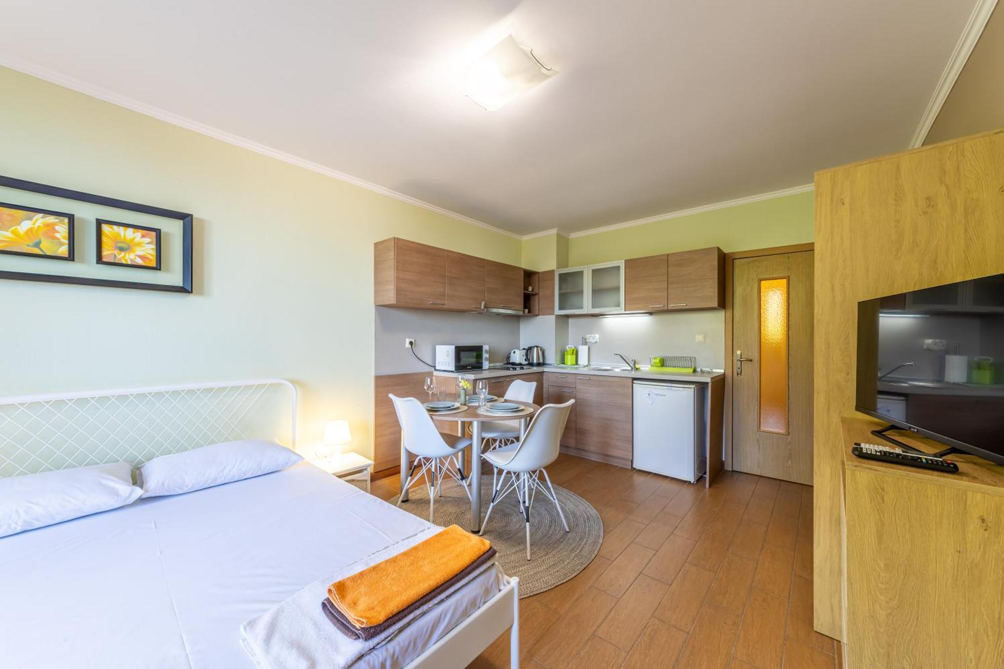 Supreme Beach Apartments Balcsik Kültér fotó